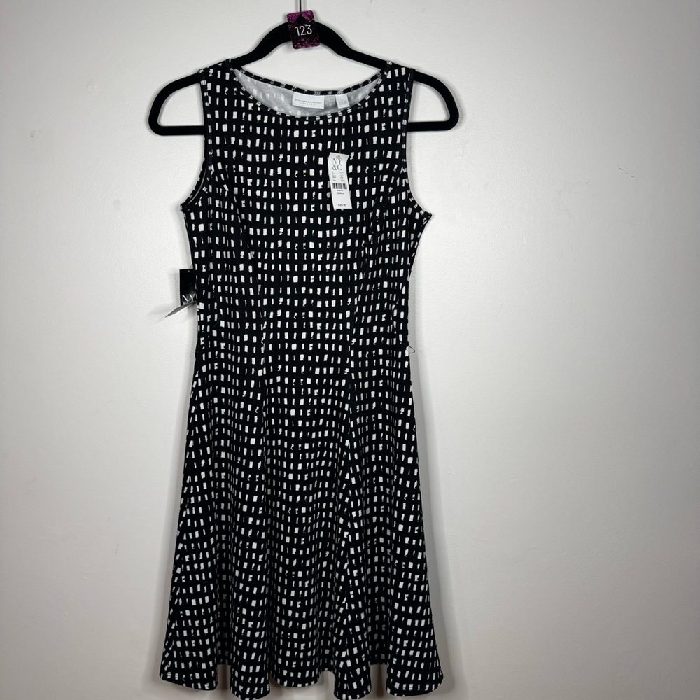 #123 New York & Company Black and White Dress | Sz. Small |‎ 17.5”-18.5” NWT